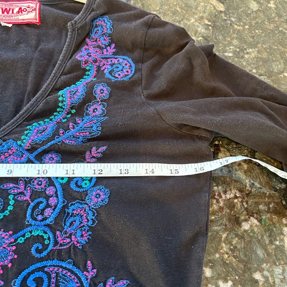 Johnny Was LA Fitted V Neck Embroidered 2/3 length sleeve top. 100% cotton. Boho - Picture 11 of 14